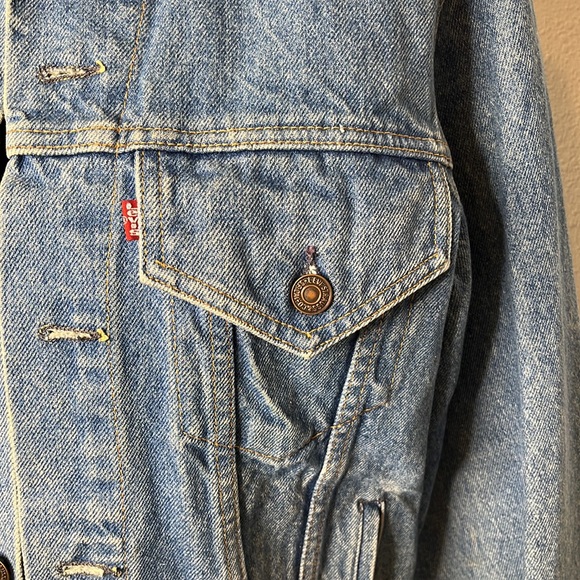 Levi’s size 40L jean jacket. - Picture 4 of 16